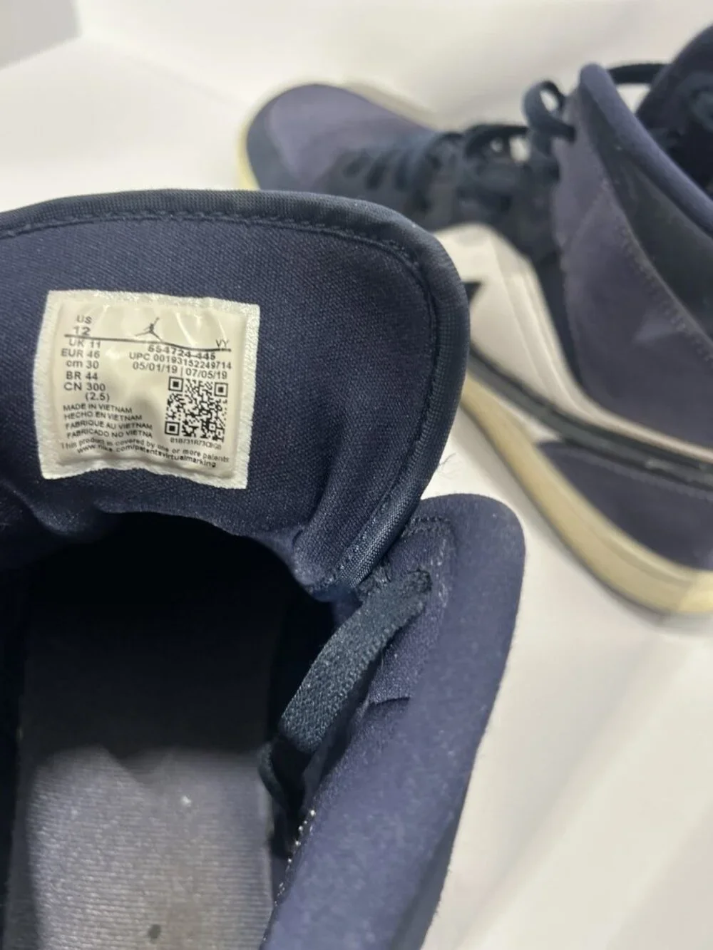 Nike Air Jordan 1 Mid Obsidian Sanded Purple 554724-445 Men’s Size 12 2019